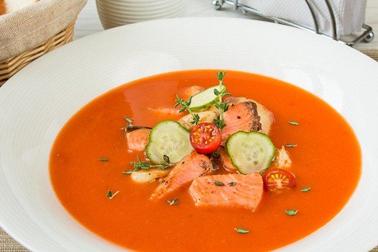 Soupe de tomates au poisson