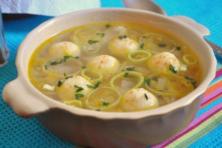 Soupe aux boulettes de semoule
