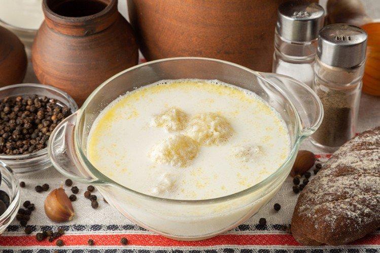 Soupe au lait avec boulettes