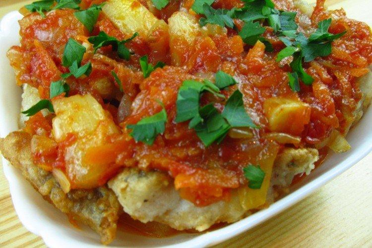 Poisson mariné à l'ananas