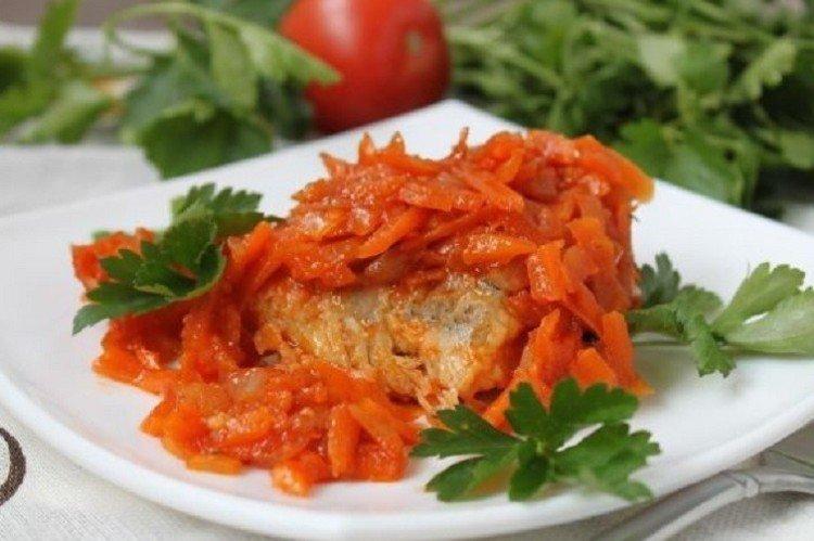 Poisson à la marinade de tomates