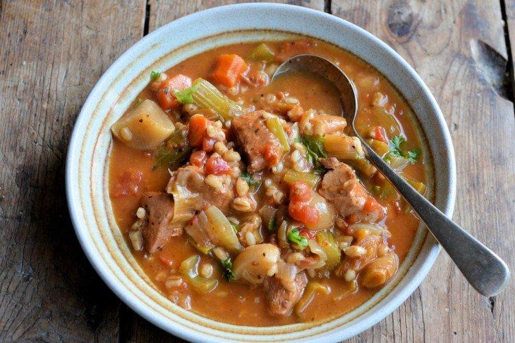 Soupe de porc à l'orge