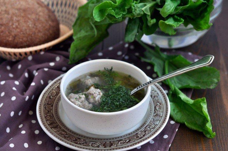 Soupe d'oseille aux boulettes de viande