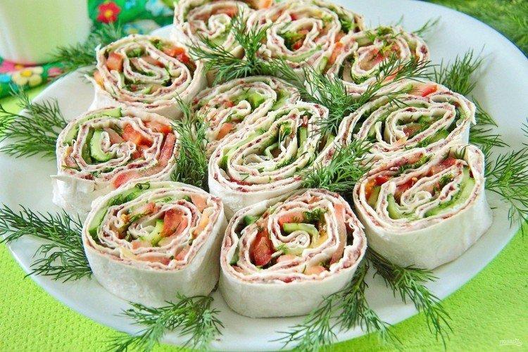 Rouleau de lavash aux légumes