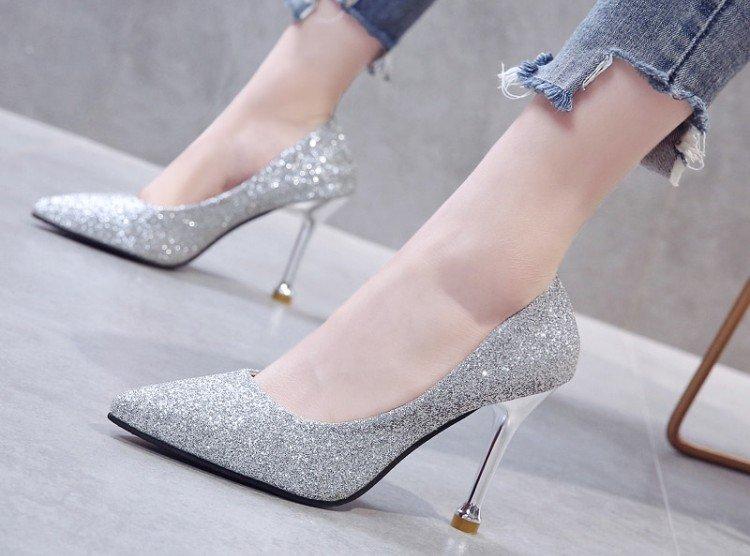 Chaussures brillantes