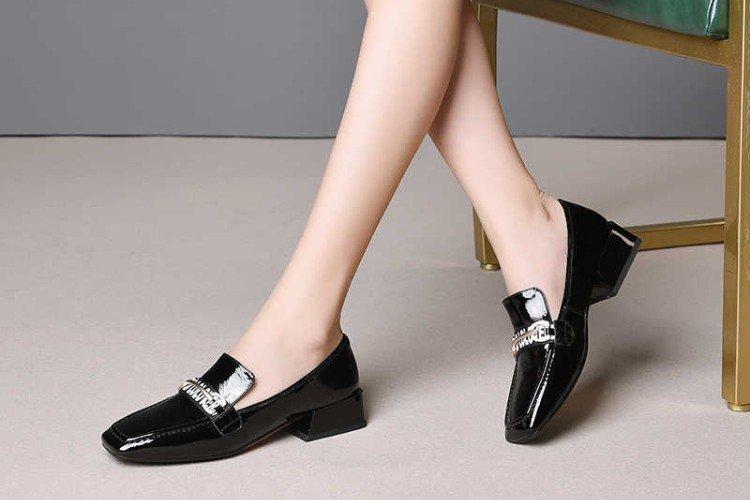 Chaussures pour femmes à la mode 2021 - photos et idées