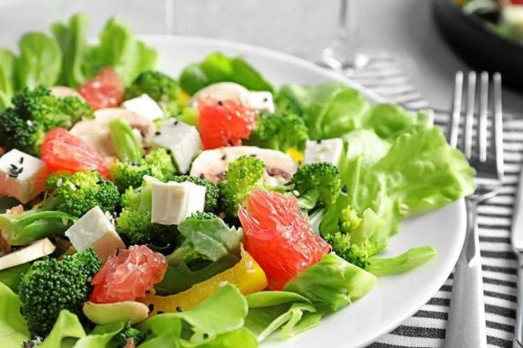 Salade de pamplemousse et brocoli