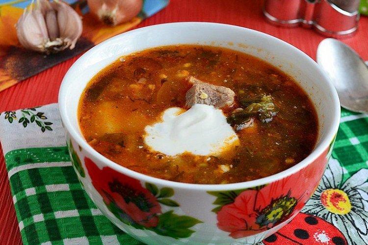 Bortsch vert aux champignons et à l'oseille