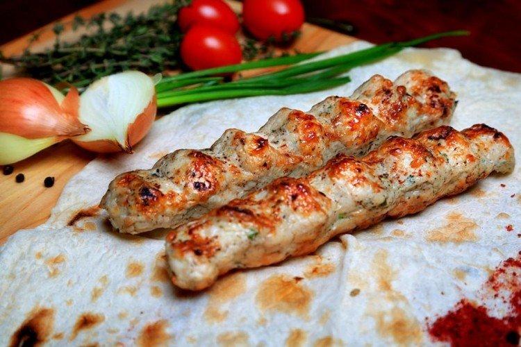 Brochette de poulet lula avec adjika