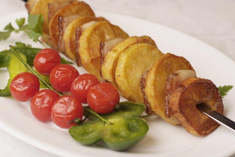 Brochettes de pommes de terre au saindoux