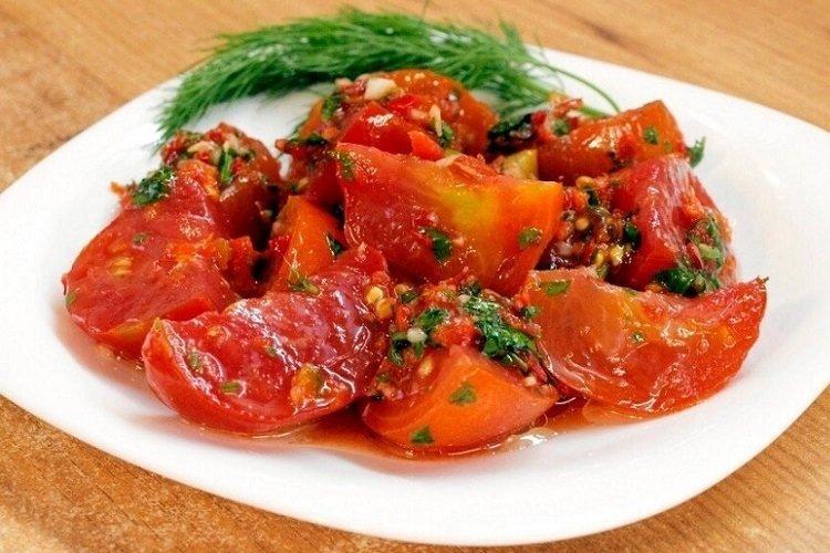 Salade coréenne épicée aux tomates