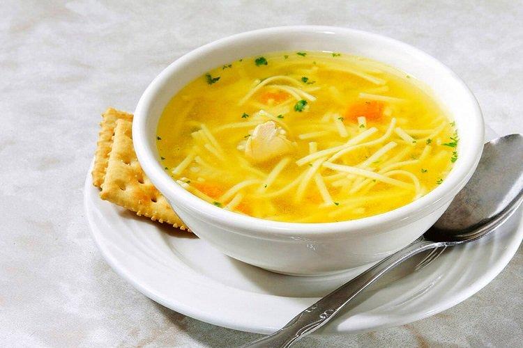 Soupe de nouilles au poulet