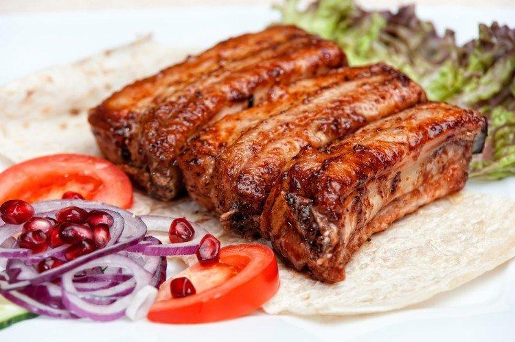 Côtes de porc en marinade ail-citron