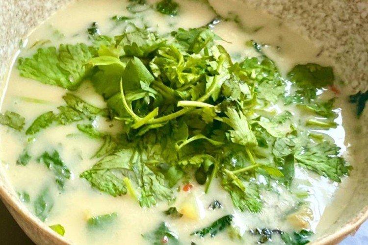 Soupe à l'ortie et au lait