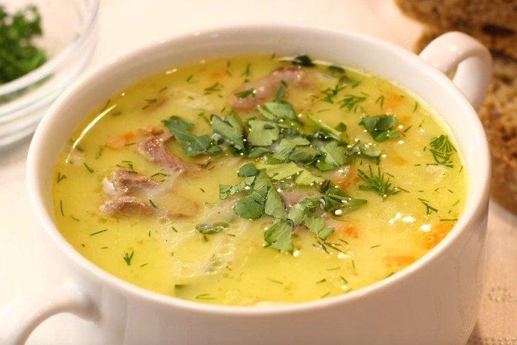 Soupe poulet et nouilles au fromage