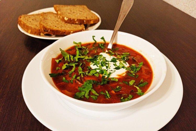 Bortsch aux betteraves et champignons