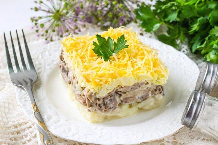 Salade de boeuf, fromage et ananas