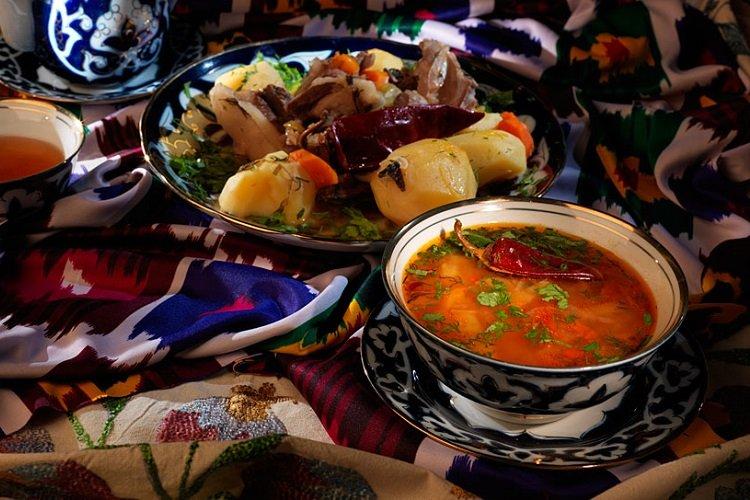 Shurpa d'agneau épicé