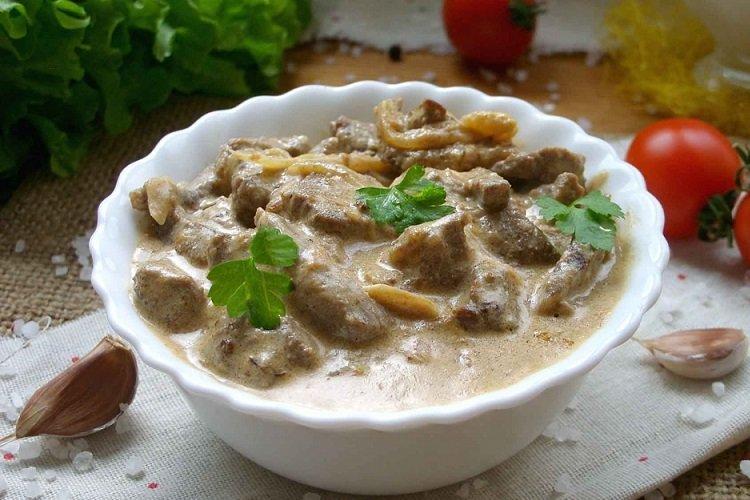Porc boeuf stroganoff avec fromage à la crème