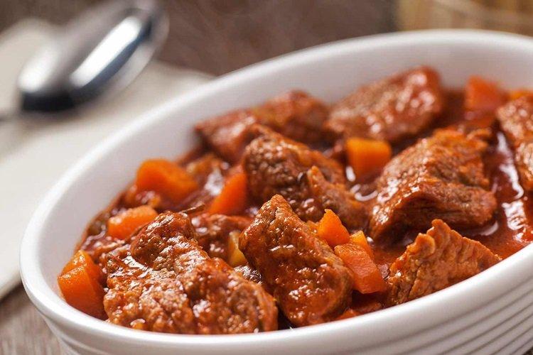 Porc boeuf stroganoff au vin rouge