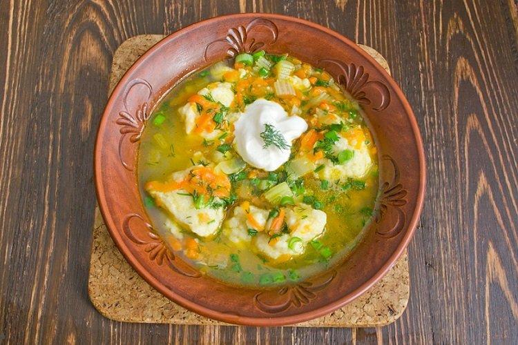 Soupe de poulet aux boulettes de pommes de terre