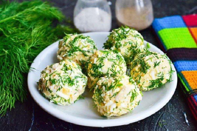 Boules de fromage aux noix et fruits secs