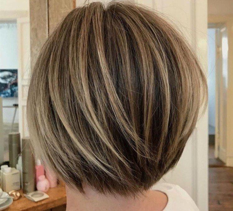 Faits saillants pour les cheveux courts 2021 - photo