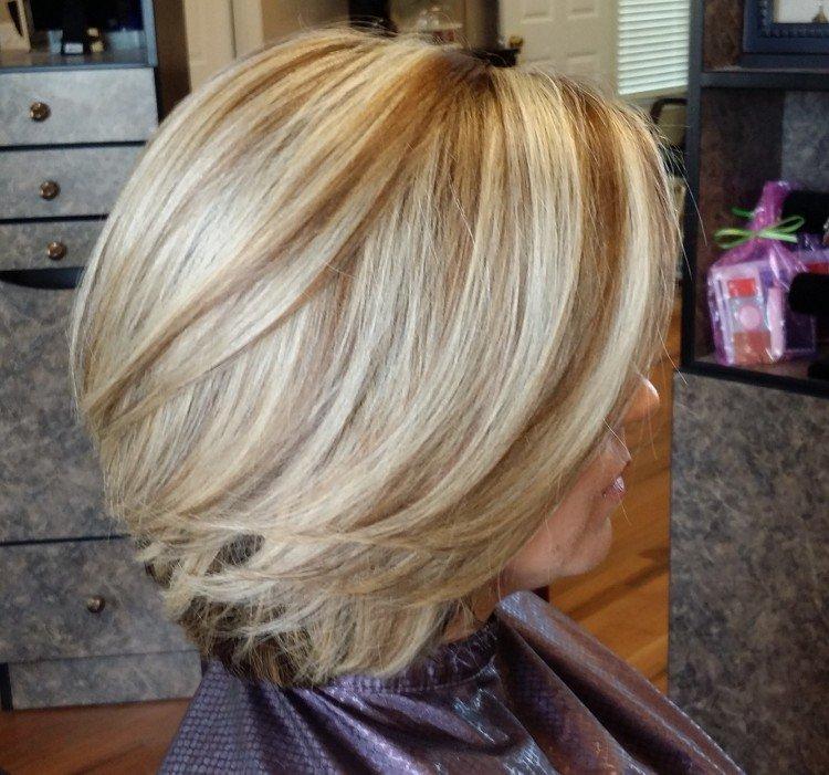 Faits saillants pour les cheveux courts 2021 - photo