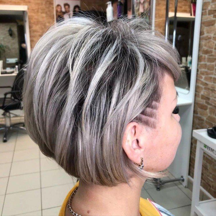 Faits saillants pour les cheveux courts 2021 - photo