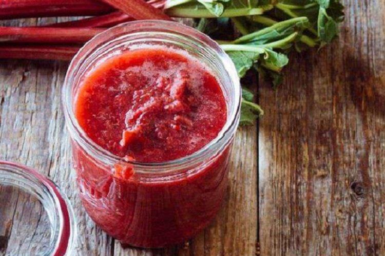 Confiture de rhubarbe et canneberges
