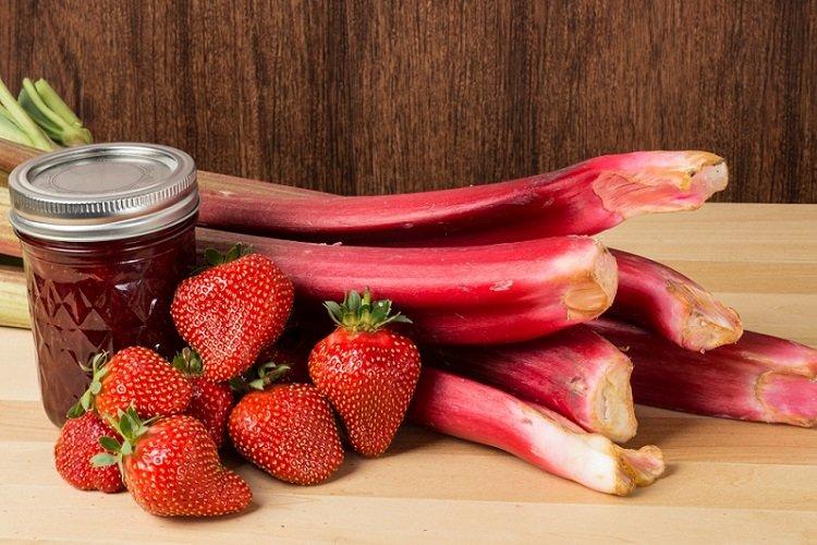 Confiture de rhubarbe et fraise