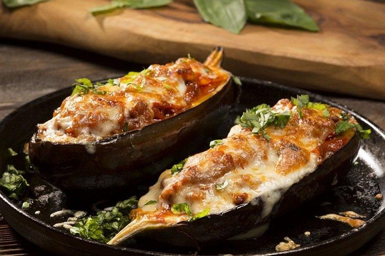 Aubergine à la viande hachée au four