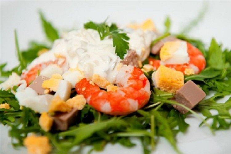 Salade de crevettes à la roquette et au foie de morue