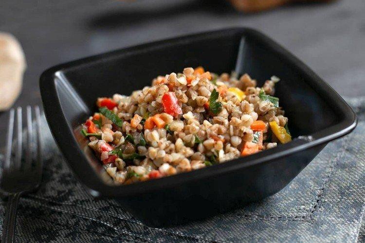 Bouillie de sarrasin aux légumes