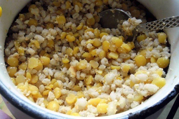 Bouillie d'orge aux petits pois