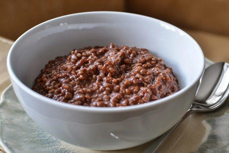Bouillie de millet au cacao au lait