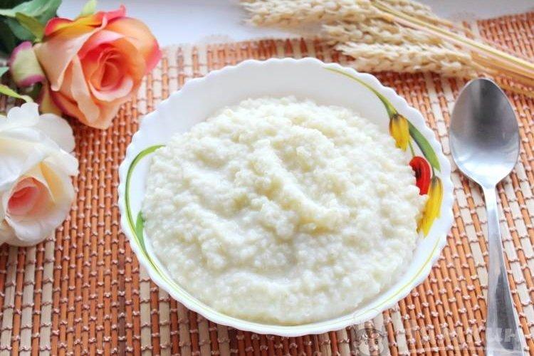 Bouillie de millet au lait dans une mijoteuse