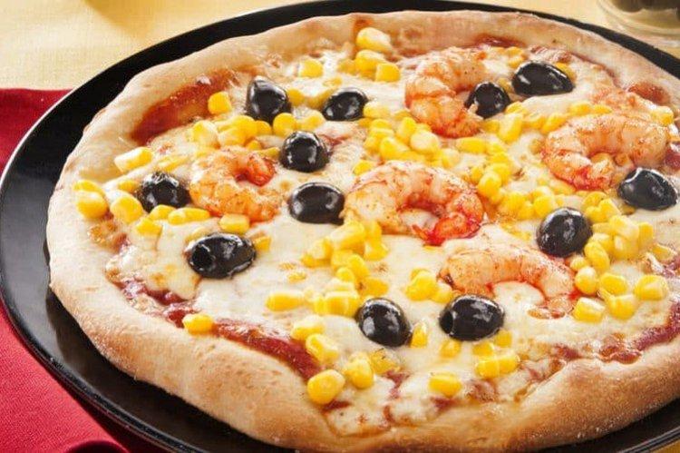 Aux crevettes, maïs et olives