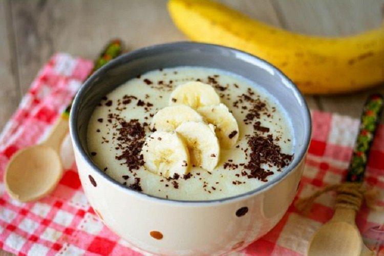 Semoule de lait au chocolat et banane