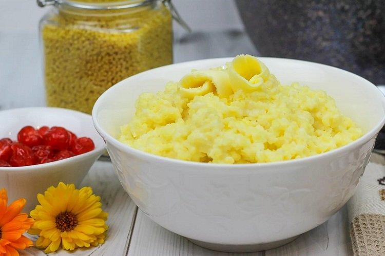 Bouillie de millet sur l'eau