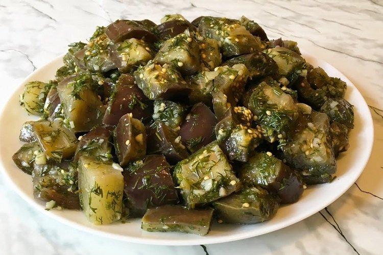 Salade d'aubergines à l'ail simple