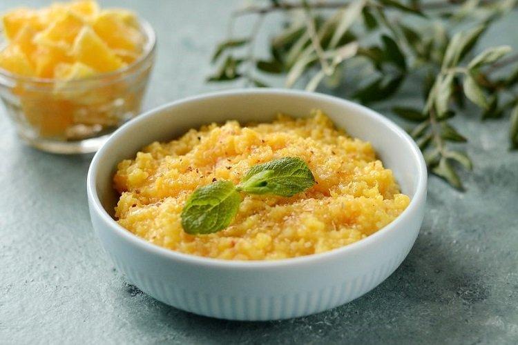 Bouillie de maïs au gingembre et aux oranges