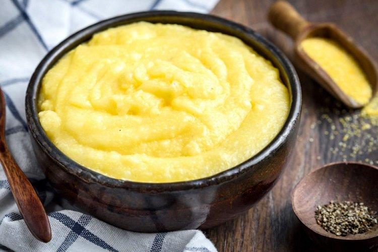 Bouillie de maïs au fromage fondu