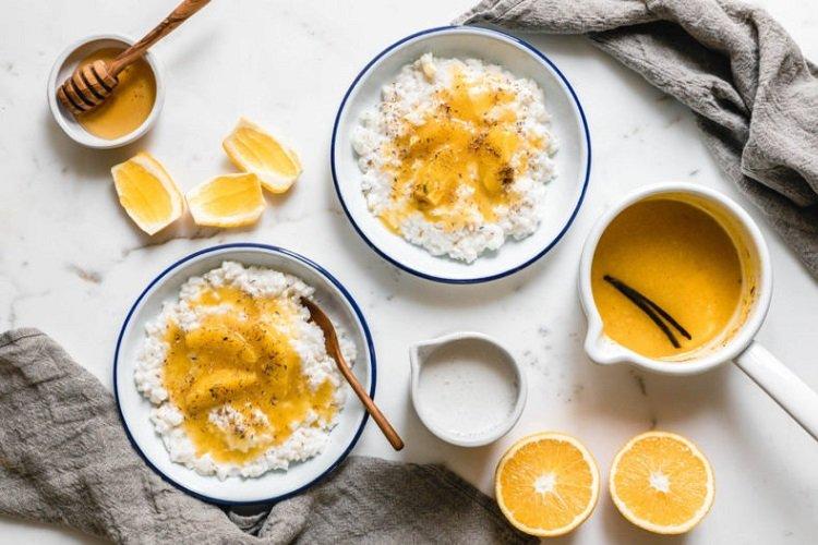 Bouillie de riz au miel et aux oranges