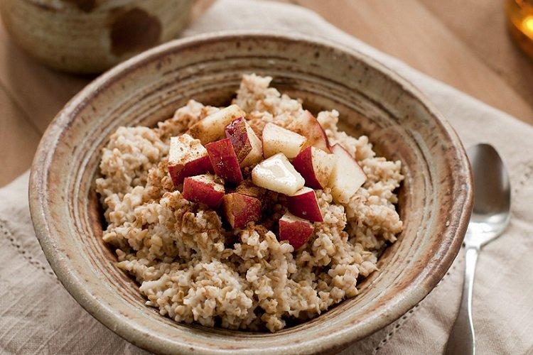 Bouillie de blé au jus de pomme