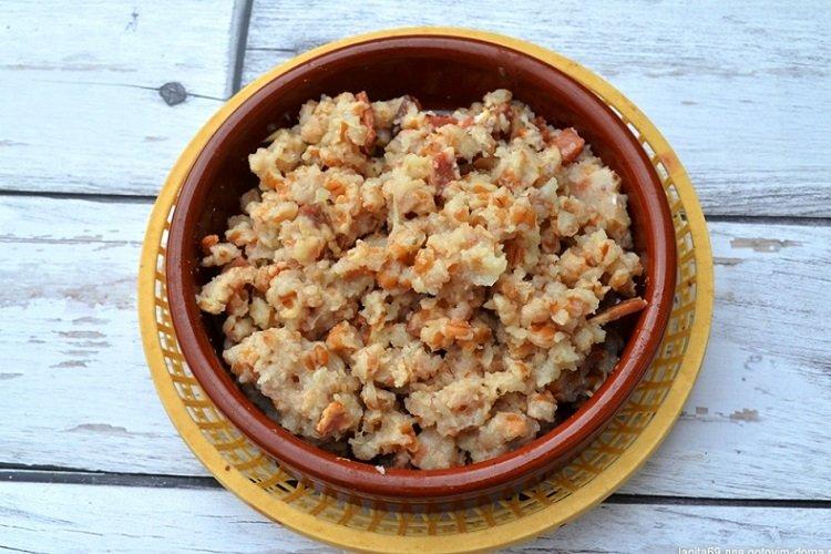 Bouillie de blé avec des crépitements