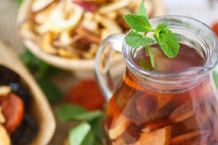 Compote de fruits secs à la menthe