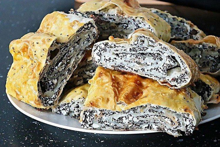 Lavash au fromage cottage, graines de pavot et pommes