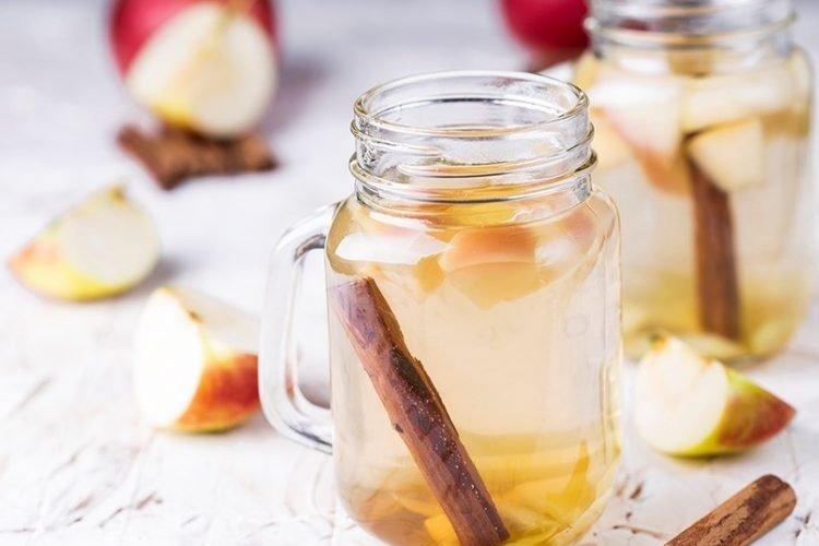 Compote de rhubarbe, pommes et cannelle