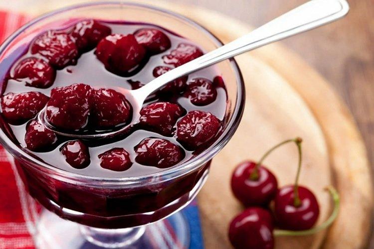 Confiture de cerises douces dénoyautées